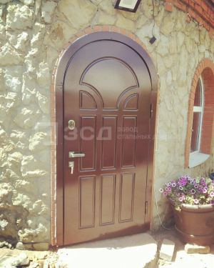 Арочная металлическая дверь с МДФ панелями - фото